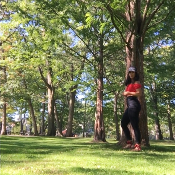 Meet your Posher, Or - Picture 2 of 3